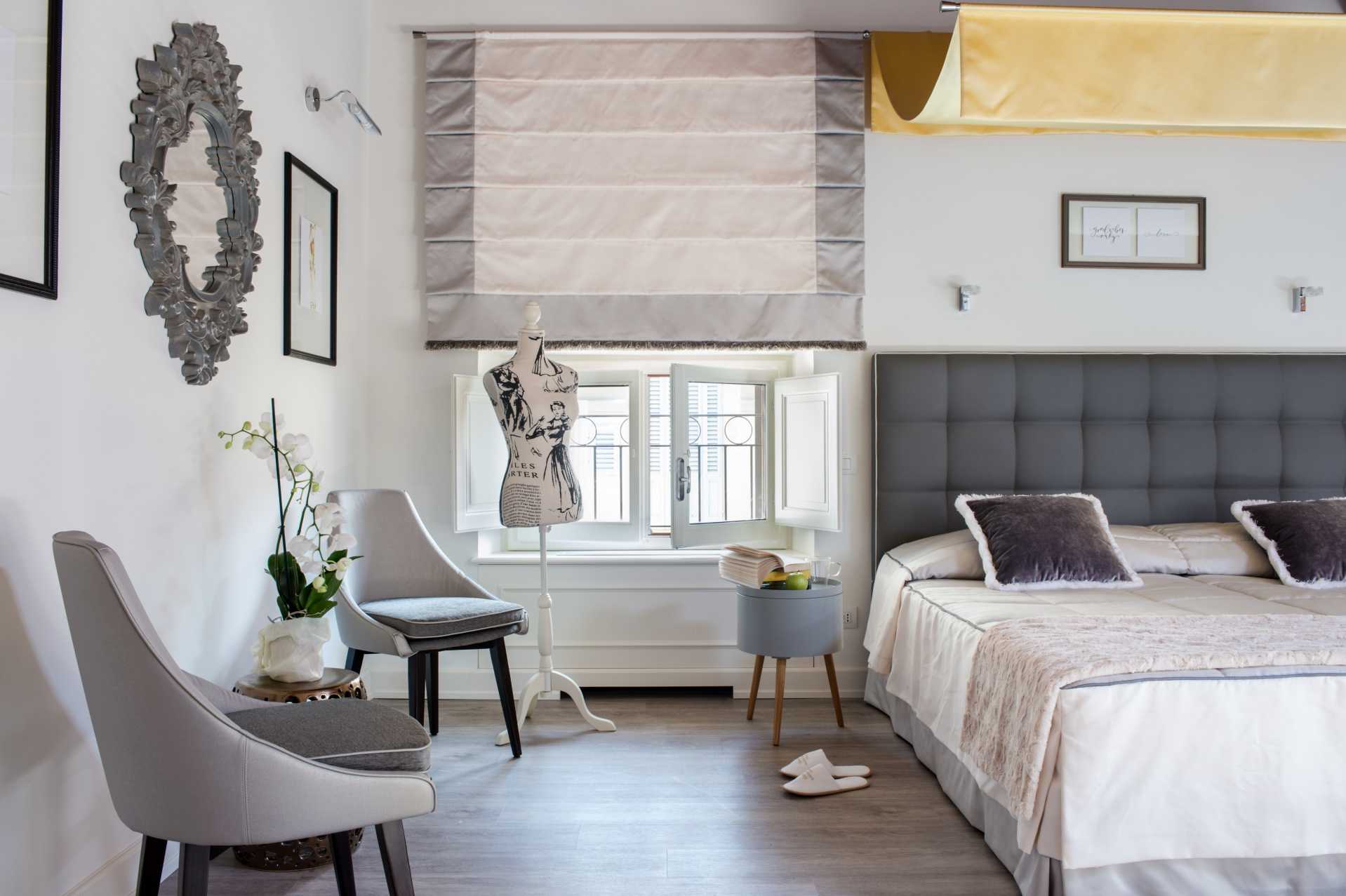 Camera Junior Suite Header